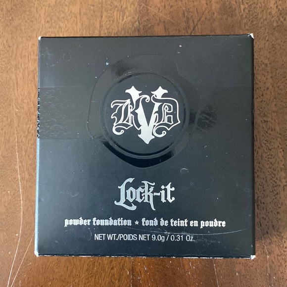 NIB KVD lock it powder foundation - Picture 3 of 5